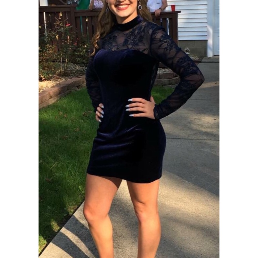 Navy Velvet/Lace Homecoming Dress